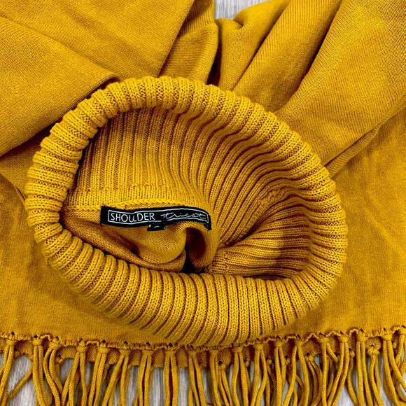 COZY RIBBED TURTLENECK PULLOVER MUSTARD YELLOW - Picture 5 of 7